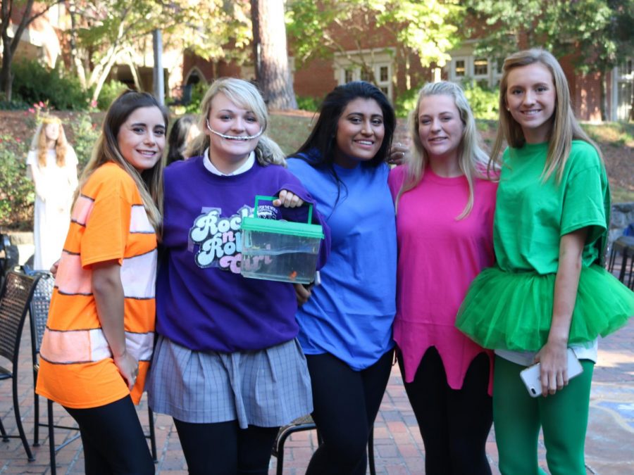 A group with Finding Nemo theme costume.