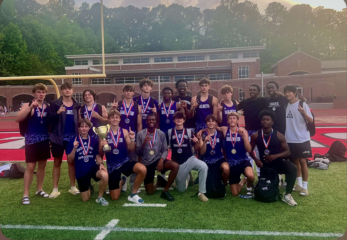 Varsity Boys win Area Track Meet 